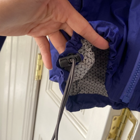 Purple light rain jacket - Picture 4 of 10